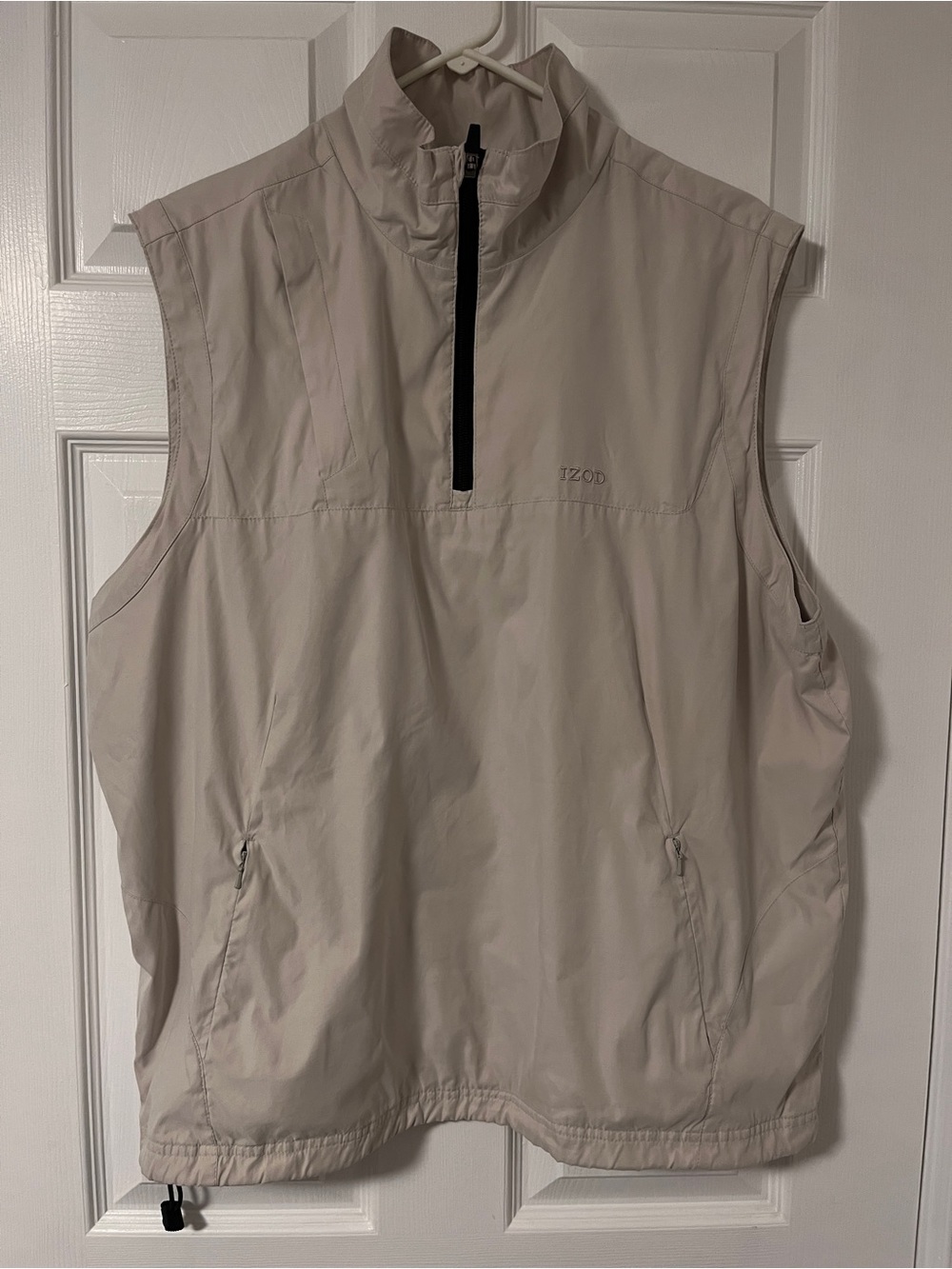 Izod Men's Sleeveless Windbreaker Vest in Light Beige with Black Zip